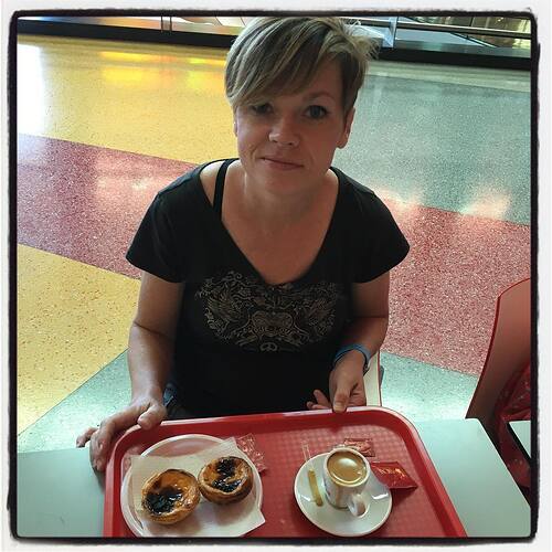 Pam and her pasteis de nata.