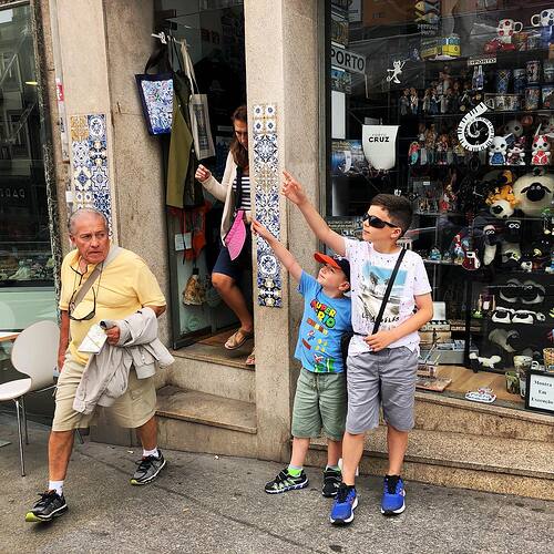 Xavier and Maxi trolling tourists.  They point and make everyone look.  I fell for it.